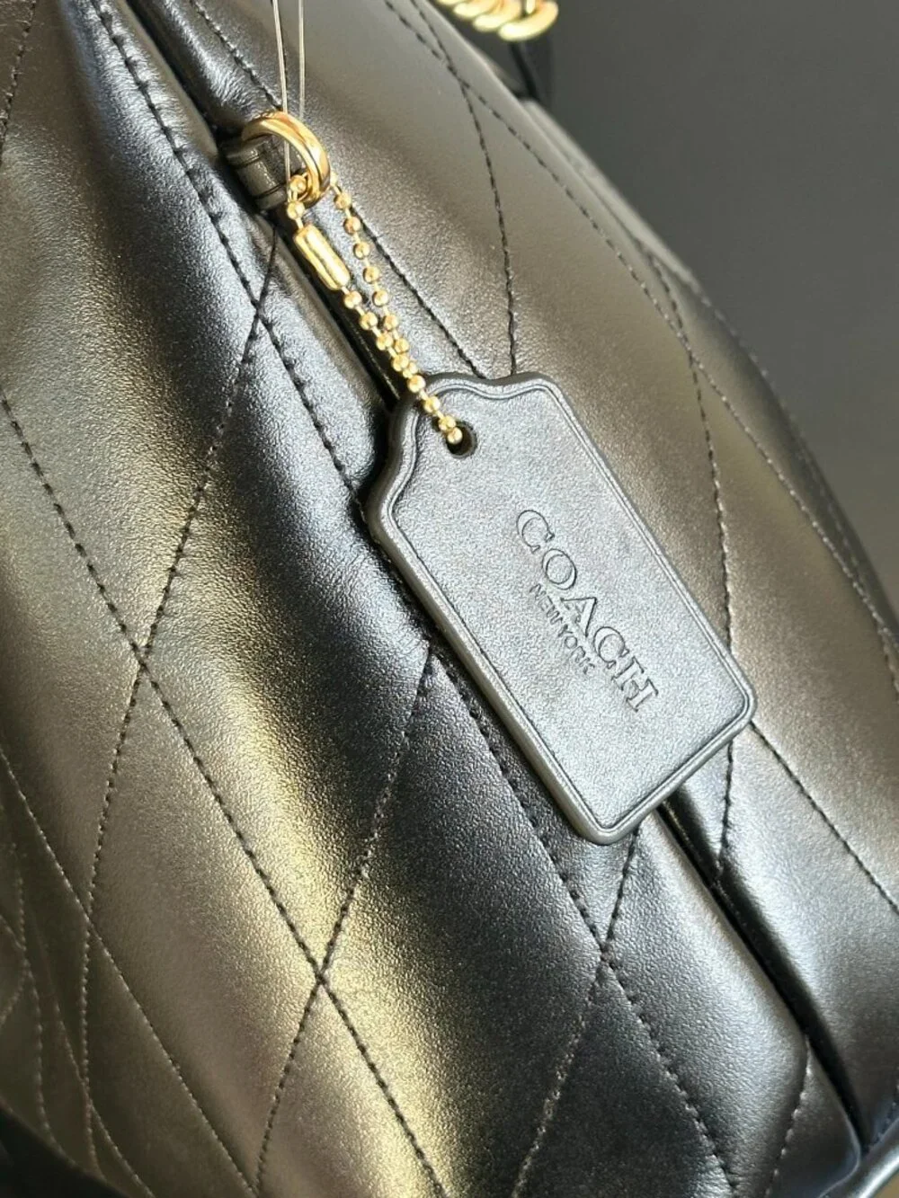 ⚫Coach Black Diamond Quilted Leather Chain Drawstring Shoulder Tote Bag - Picture 7 of 8
